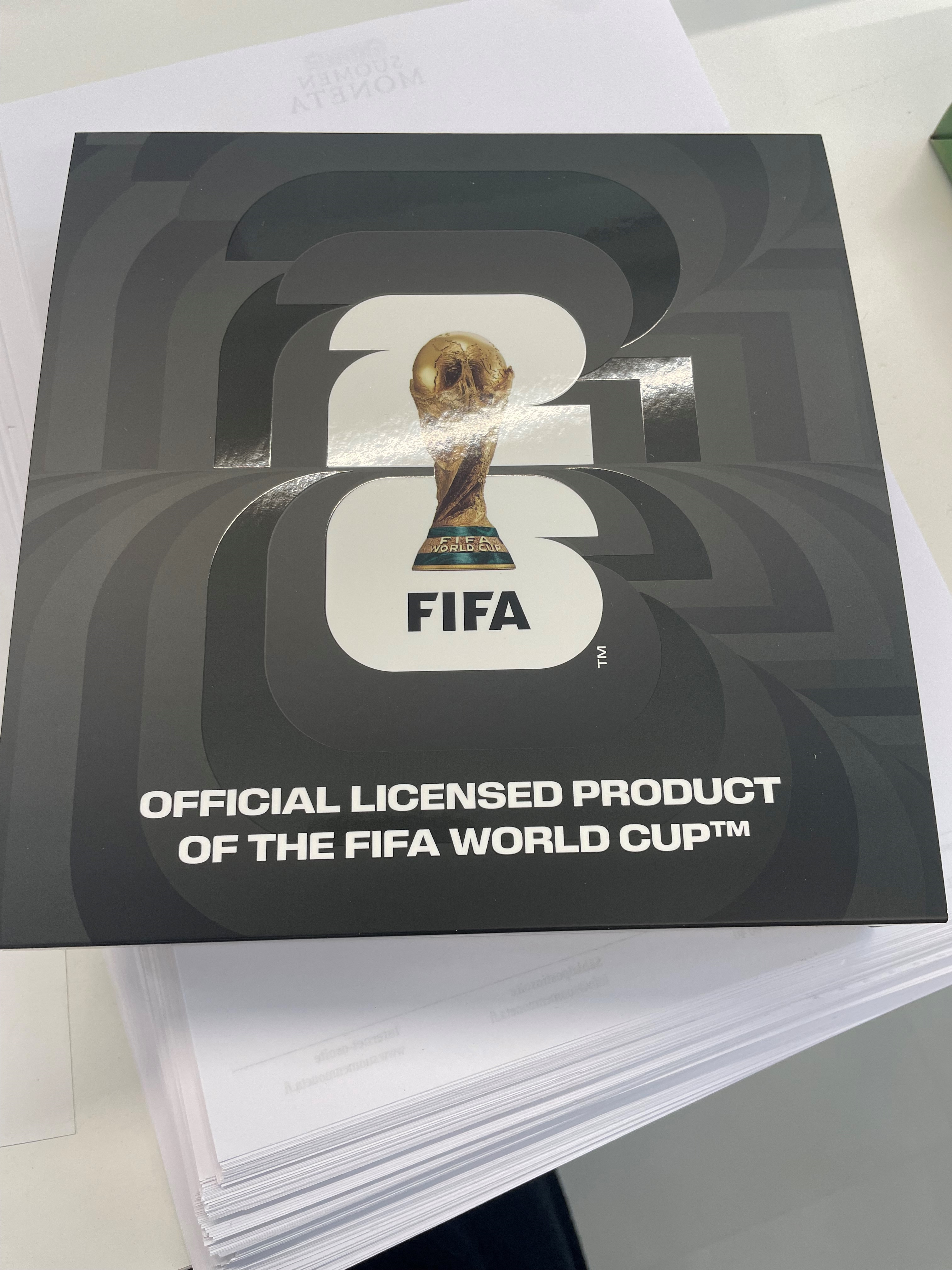   FSGL_FIFA_2026_mestareiden_hope laatikossa